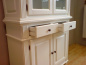 Landhaus Schrank mit Aufsatz Vitrine Pinie wei� Art 557