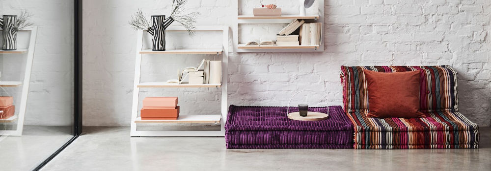 Minimalistische Möbel und Accessoires