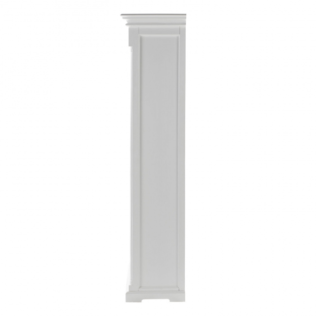 Hoher schmaler Vitrinenschrank