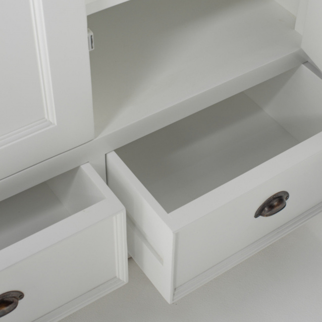 Kleiderschrank mit zwei Schubladen
