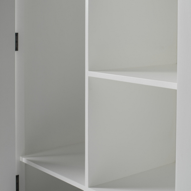 Weißer Kleiderschrank aus Mahagoni mit vielen Fächern