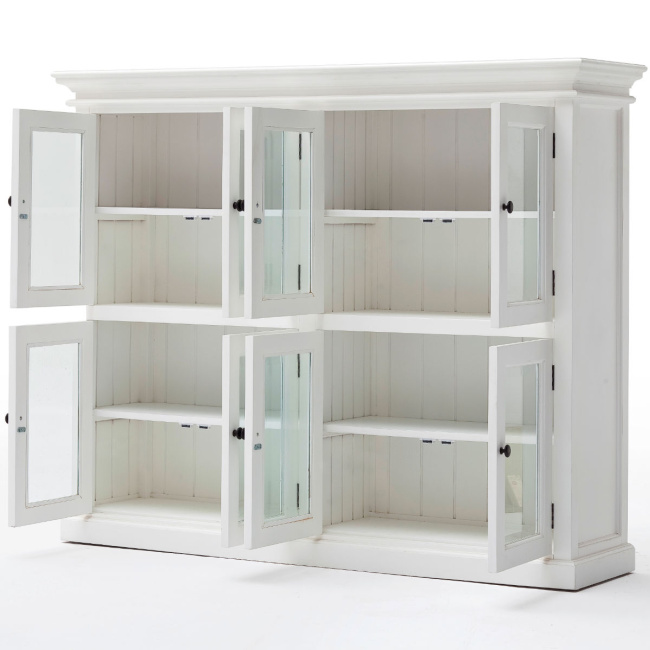 Vitrine im Landhausstil