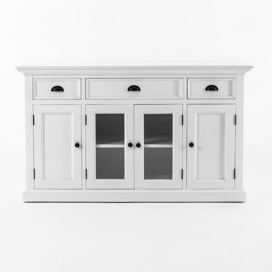 Weißer Buffetschrank im Landhausstil Weißer Buffetschrank im Landhausstil
