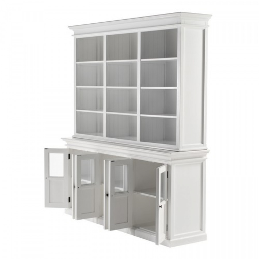 Buffetschrank im Landhausstil mit viel Stauraum Buffetschrank im Landhausstil mit viel Stauraum