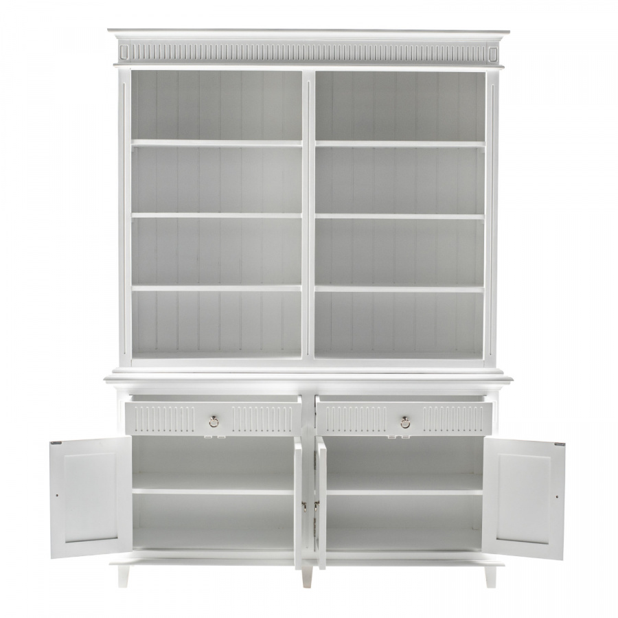 Weißer Bücherschrank im Skandinavien-Landhaus-Look Weißer Bücherschrank im Skandinavien-Landhaus-Look