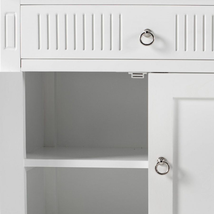 Hutch aus Mahagoni mit silber-verchromten Messing-Beschlägen Hutch aus Mahagoni mit silber-verchromten Messing-Beschlägen