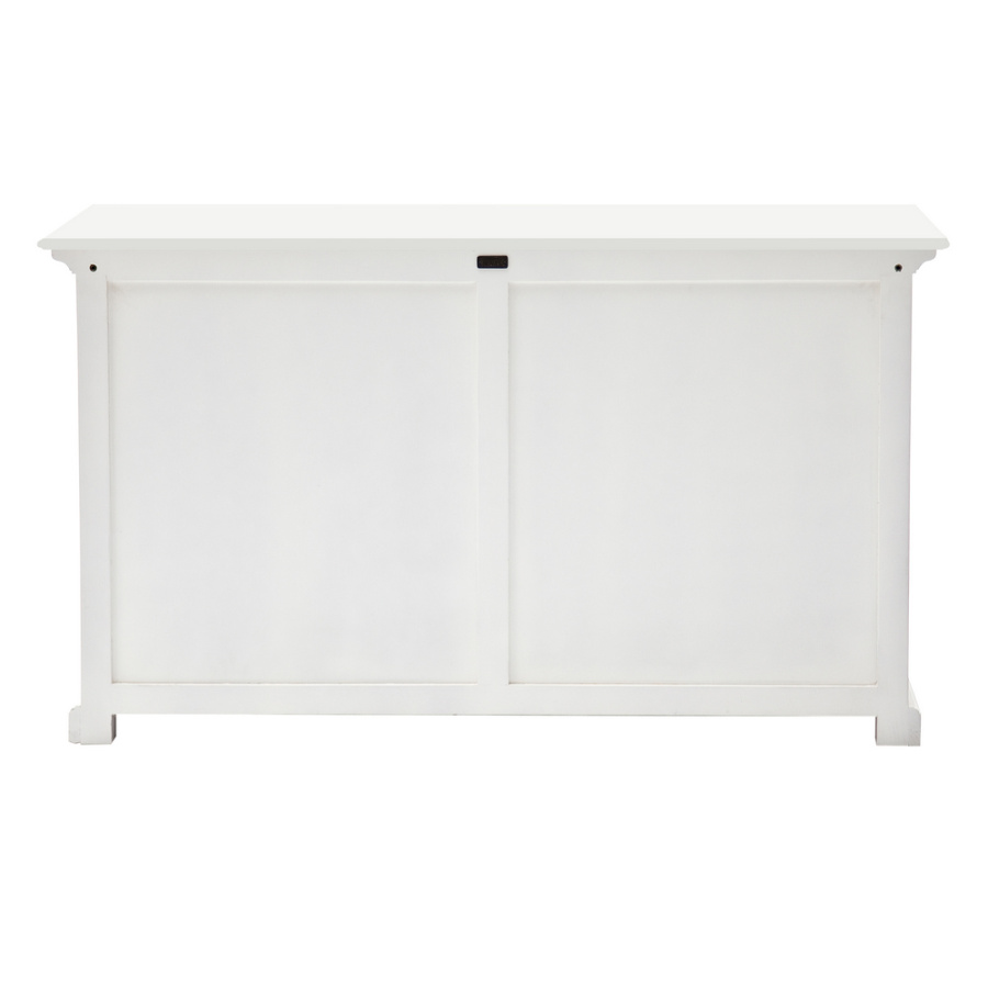 Massives Sideboard mit Stauraum Massives Sideboard mit Stauraum