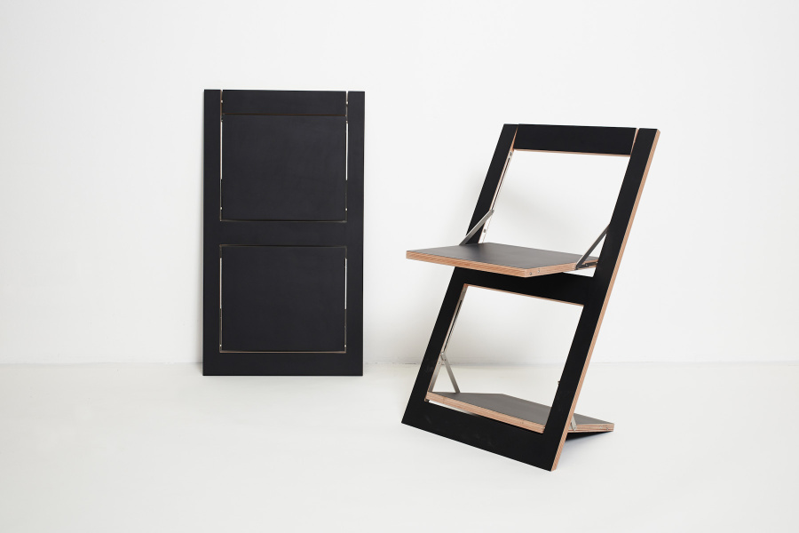 Fläpps Klappstuhl by Ambivalenz – Schwarz Fläpps Klappstuhl by Ambivalenz – Schwarz