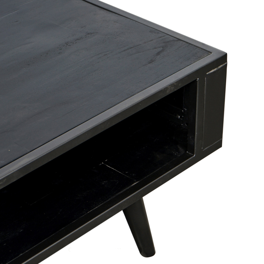 Couchtisch aus Eisen, Holz und Rattan im Industrial Stil Couchtisch aus Eisen, Holz und Rattan im Industrial Stil