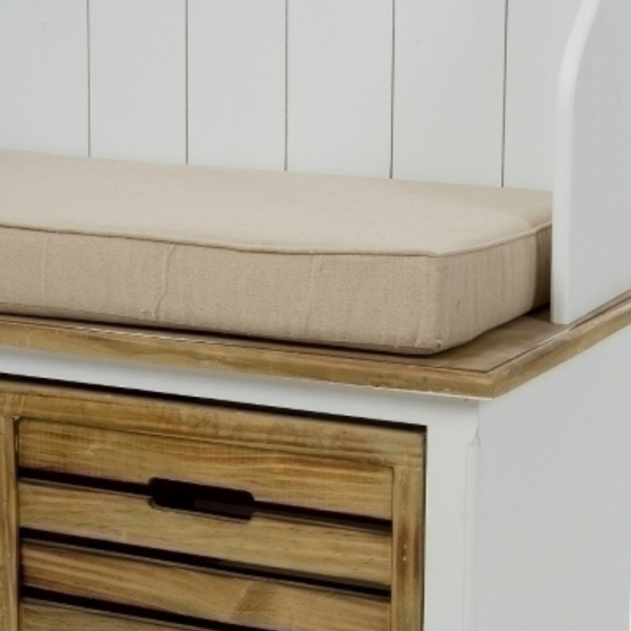 Garderobe mit Sitzfläche Garderobe mit Sitzfläche