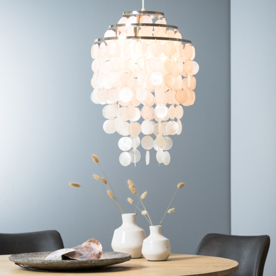 Muschellampe / Hängeleuchte mit Perlmutt-Plättchen | dekosalon