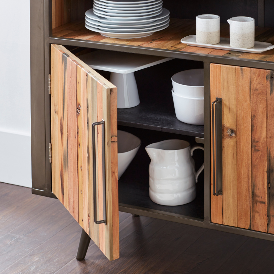 Industrial Buffet aus recyceltem Holz Industrial Buffet aus recyceltem Holz