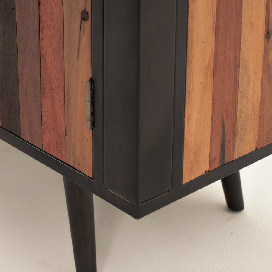 Industrial Buffet aus recyceltem Holz Industrial Buffet aus recyceltem Holz