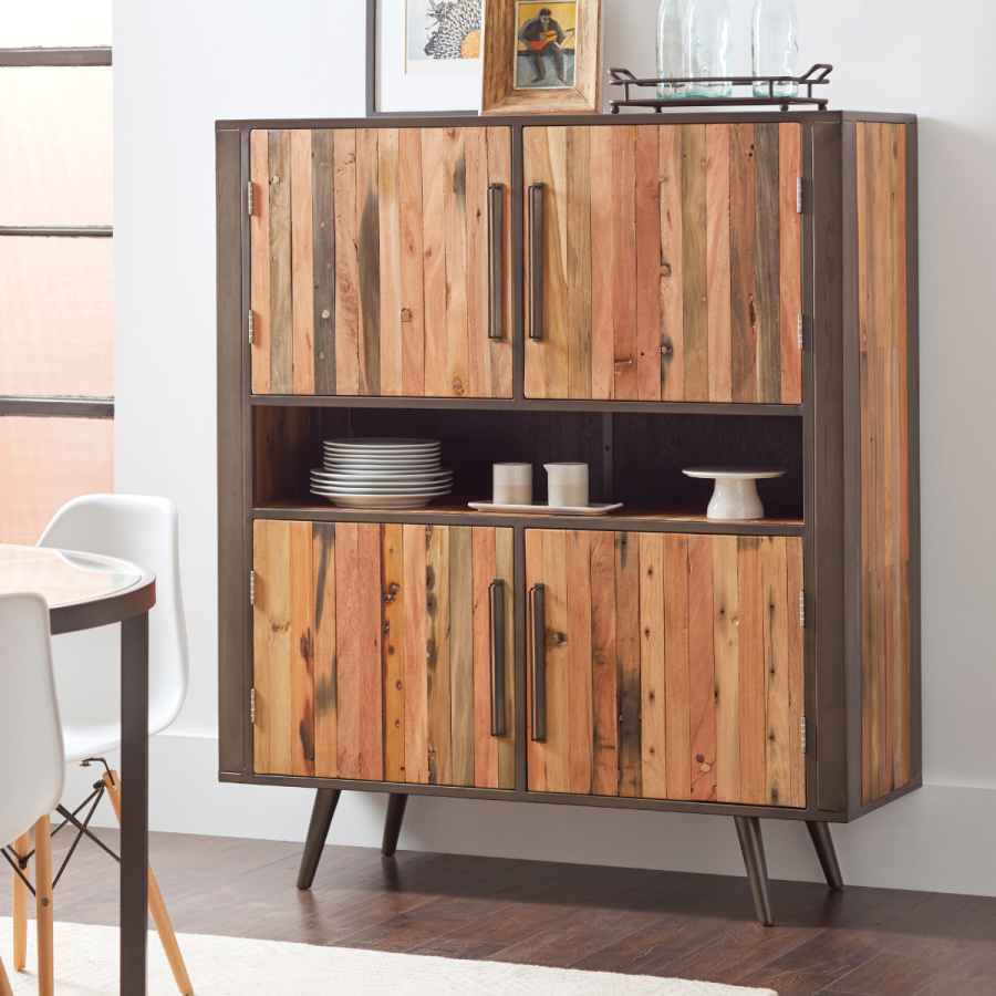 Industrial Buffet aus recyceltem Holz Industrial Buffet aus recyceltem Holz