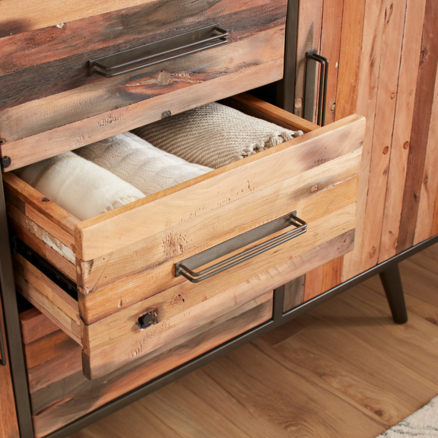 Eisen / Holz Kommode im Industrial Stil Eisen / Holz Kommode im Industrial Stil