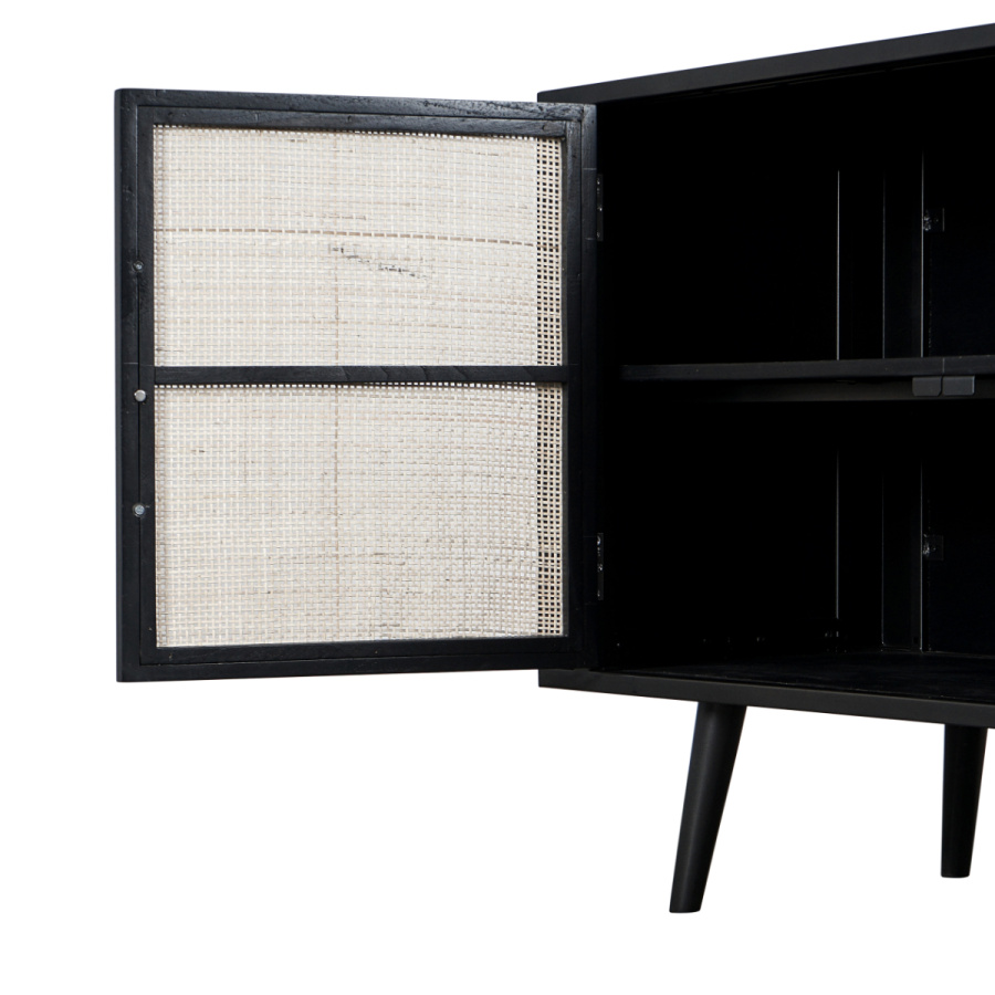 TV-Lowboard im Industrial Stil mit Rattan-Gitter TV-Lowboard im Industrial Stil mit Rattan-Gitter